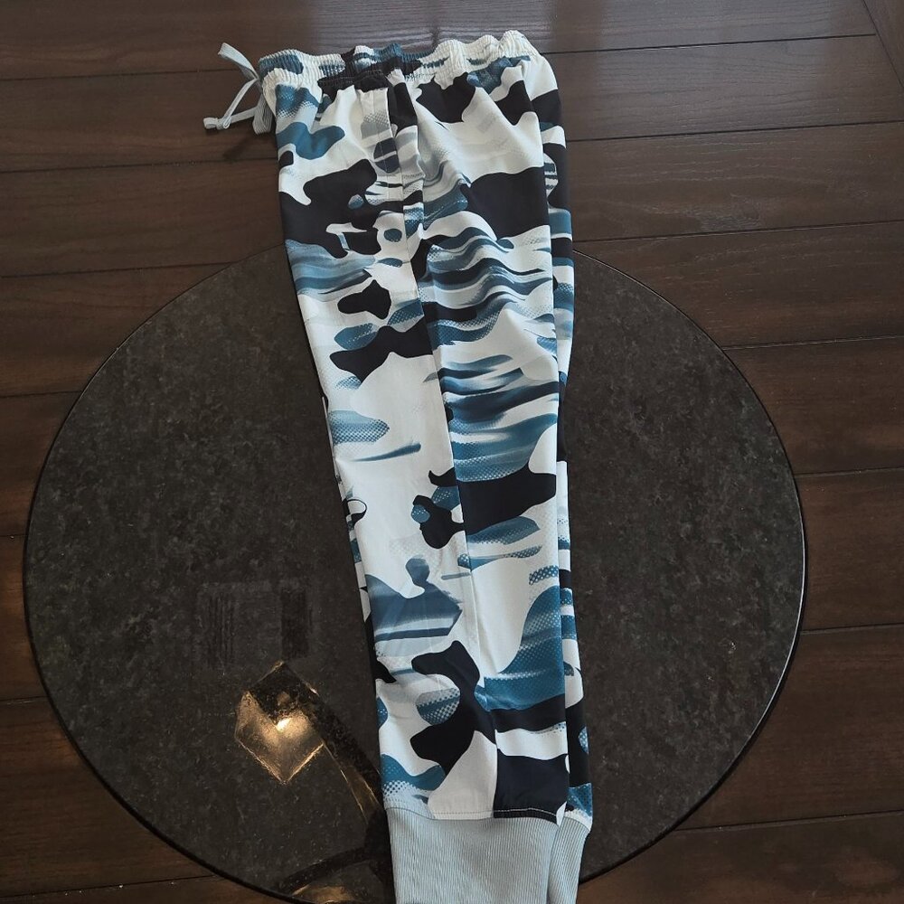 Under Armour Boys Pennant Woven Cargo Joggers - Camo - Youth Small (YS)